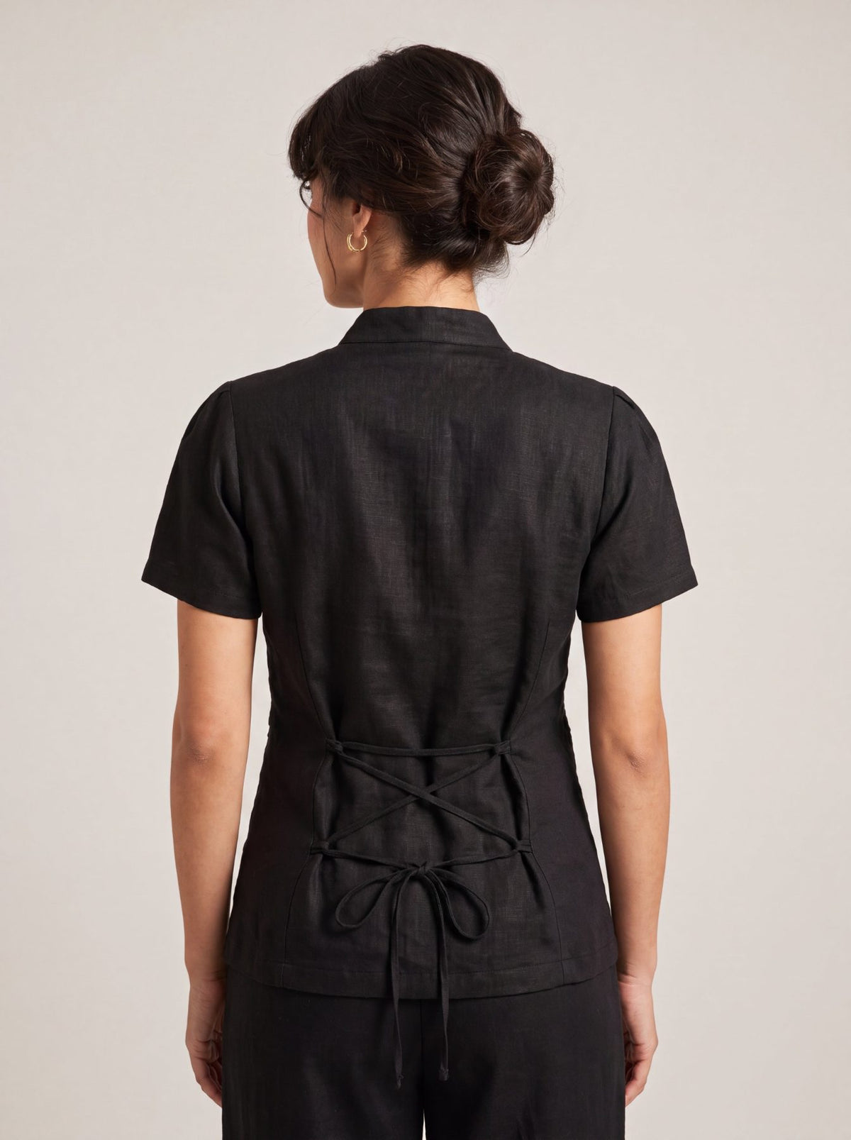 Inori Short Sleeve Top, premium 100% linen mandarin collar short-sleeve blouse with frog-button closures and adjustable lace-up back – front view