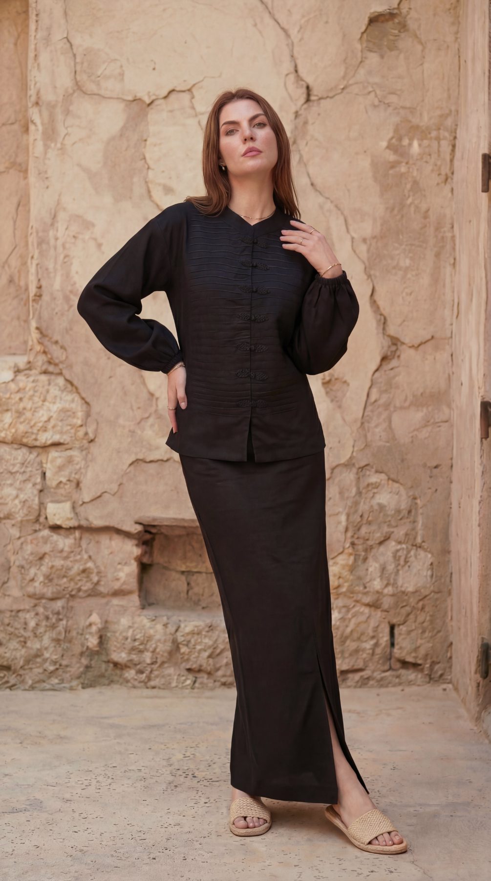 Inori Black Linen Top, black 100% linen mandarin collar blouse with frog-button knots, bell sleeves and adjustable corset-style lace-up back – close-up detail